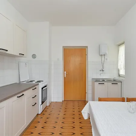 407 Fažana